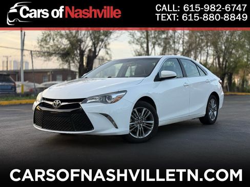 Used 2017 Toyota Camry SE image 1