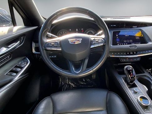 Used 2023 Cadillac XT4 Premium Luxury w/ Technology Package AWD/4WD image 4