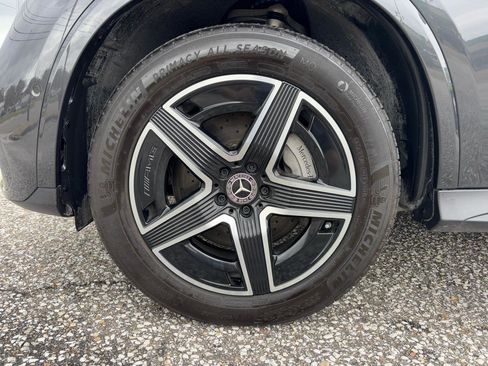 Used 2025 Mercedes-Benz GLC 300 4MATIC image 28
