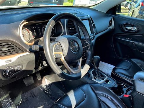 Used 2016 Jeep Cherokee Latitude image 9