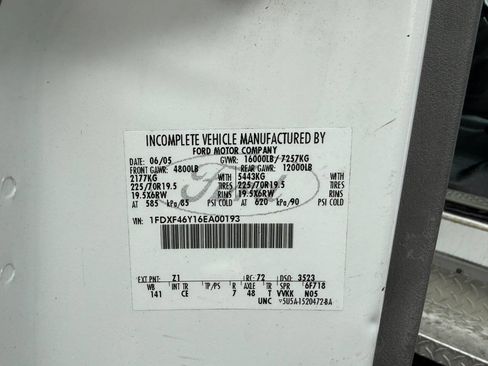 Used 2006 Ford F450 2WD Regular Cab Super Duty image 35