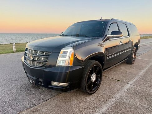 Used 2014 Cadillac Escalade ESV Premium image 9