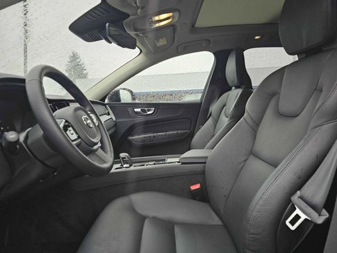 Certified 2025 Volvo XC60 B5 Plus AWD/4WD image 22