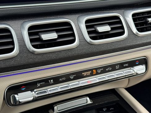 Used 2021 Mercedes-Benz GLS 450 4MATIC image 28