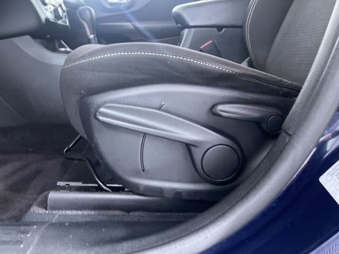 Used 2016 Jeep Cherokee Latitude w/ Cold Weather Group image 14