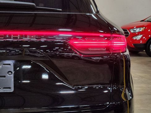 Used 2019 Porsche Cayenne image 22