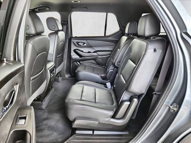 Used 2023 Chevrolet Traverse LT FWD image 18