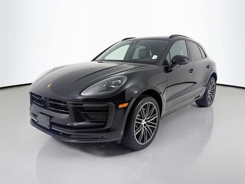 Used 2023 Porsche Macan AWD/4WD image 1