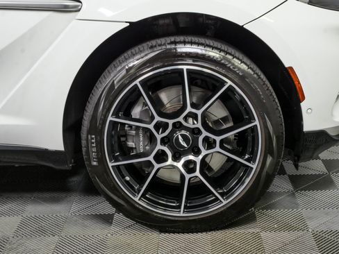 Used 2021 Aston Martin DBX AWD/4WD image 39