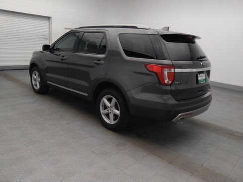 Used 2017 Ford Explorer XLT w/ Equipment Group 202A AWD/4WD image 3