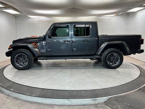 Used 2020 Jeep Gladiator Overland image 2