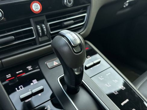 Used 2023 Porsche Macan image 24