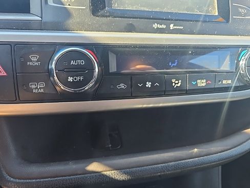 Used 2015 Toyota Highlander Plus image 18