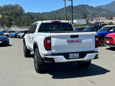 Used 2024 GMC Canyon Denali AWD/4WD image 3