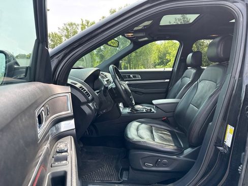 Used 2017 Ford Explorer Sport w/ Equipment Group 401A AWD/4WD image 8