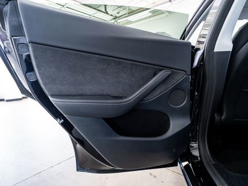 Used 2025 Tesla Model Y Long Range image 45