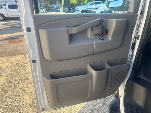 Used 2019 GMC Savana 2500 w/ Driver Convenience Package RWD image 12