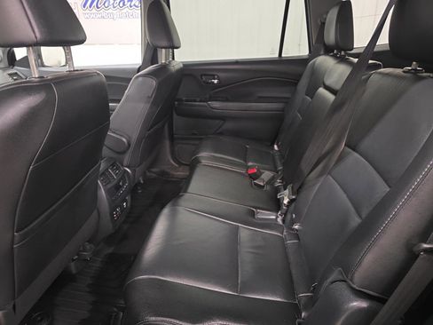 Used 2016 Honda Pilot Touring image 29