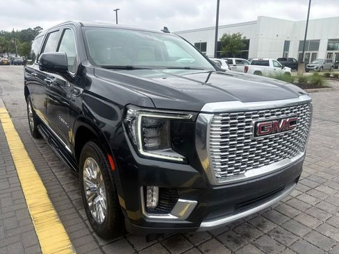 Used 2022 GMC Yukon XL Denali RWD image 4