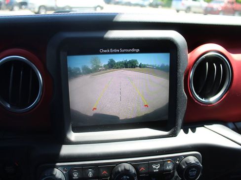 Used 2019 Jeep Wrangler Unlimited Rubicon AWD/4WD image 6