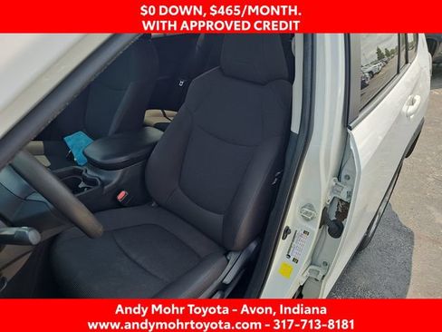Used 2019 Toyota RAV4 LE FWD image 10