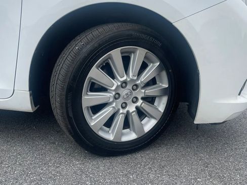 Used 2013 Toyota Sienna XLE w/ Entertainment Pkg image 21