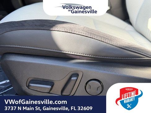 Used 2024 Kia EV6 GT-Line w/ GT-Line White Seat Package image 17