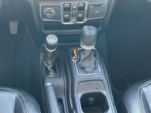 Used 2022 Jeep Wrangler Unlimited Sahara image 22