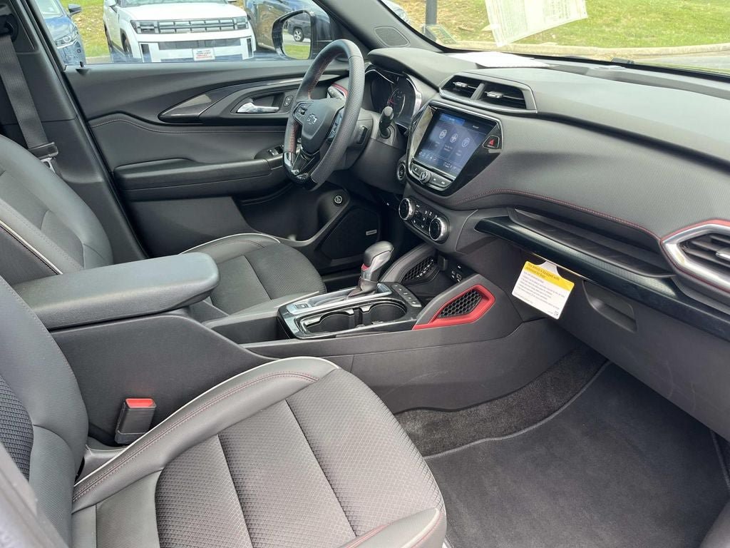 Used 2022 Chevrolet TrailBlazer RS w/ Sun and Liftgate Package FWD image 22