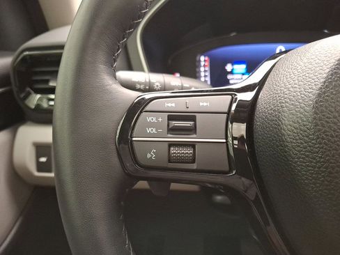 Used 2024 Honda Pilot Elite image 17
