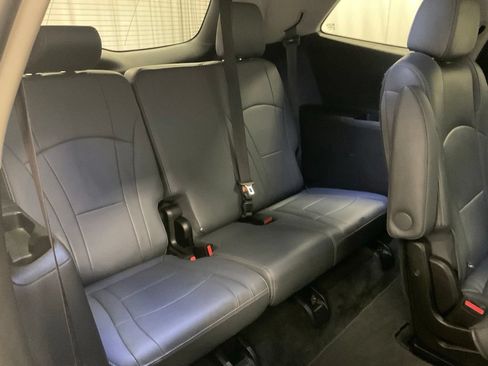 Used 2019 Buick Enclave Essence AWD/4WD image 31