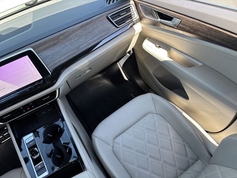 Used 2026 Volkswagen Atlas SEL Premium R-Line image 14