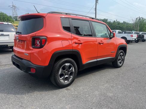 Used 2015 Jeep Renegade Latitude AWD/4WD image 6
