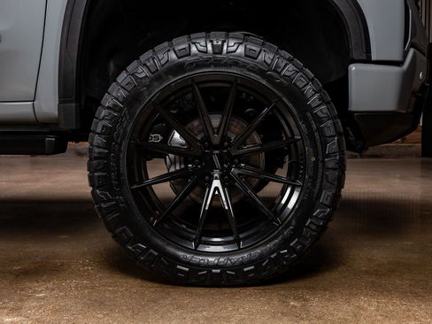 Used 2025 GMC Sierra 1500 Denali Ultimate image 12