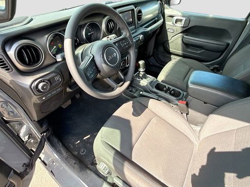 Used 2023 Jeep Wrangler Unlimited w/ Convenience Group AWD/4WD image 27
