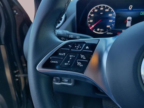 Certified 2025 Mercedes-Benz GLA 250 image 28