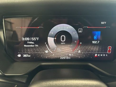 Used 2025 GMC Acadia Elevation image 15