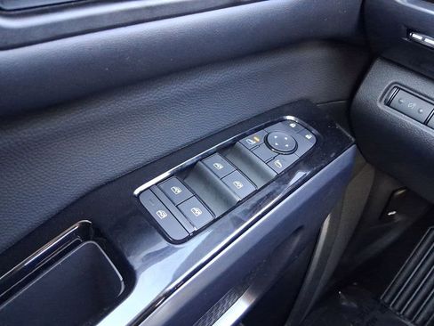 New 2026 Nissan Pathfinder SL AWD/4WD image 17