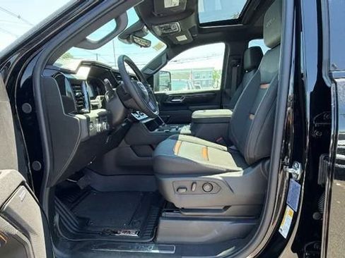 New 2026 GMC Sierra 2500 AT4 w/ Technology Package AWD/4WD image 15