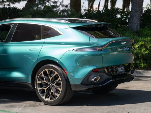 Used 2021 Aston Martin DBX AWD/4WD image 10