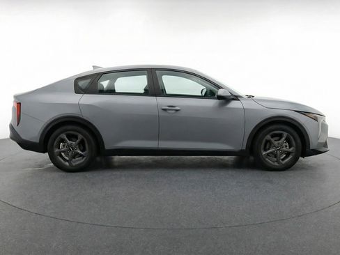 Used 2025 Kia K4 FWD image 11