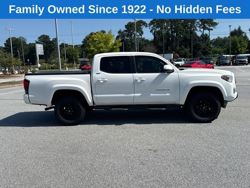 Used 2022 Toyota Tacoma SR5 w/ Technology Package RWD image 8