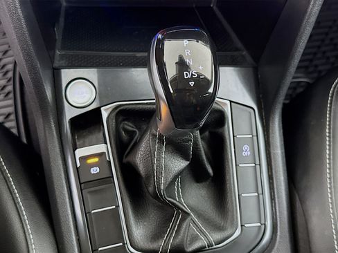 Used 2023 Volkswagen Tiguan SE FWD image 18