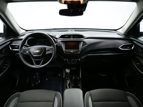 Used 2023 Chevrolet TrailBlazer LT FWD image 9
