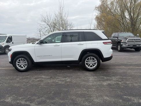 New 2026 Jeep Grand Cherokee Laredo AWD/4WD image 2