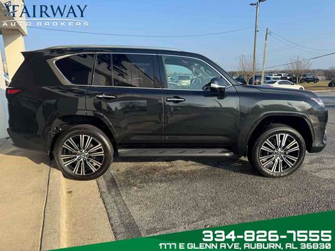 Used 2025 Lexus LX 600 4WD w/ Accessory Package (2T) image 5