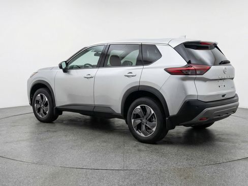 Used 2025 Nissan Rogue SV image 6
