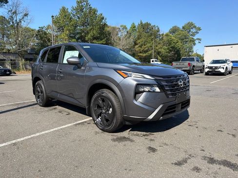 Certified 2026 Nissan Rogue SV w/ Cold Weather Package AWD/4WD image 4