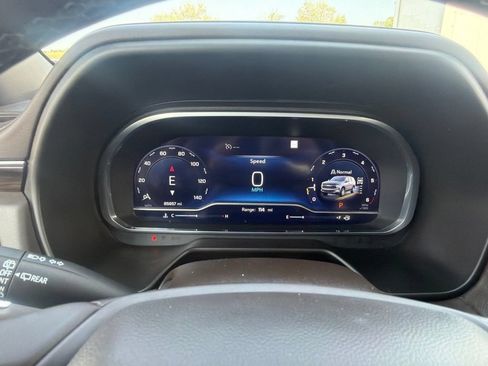 Certified 2023 Chevrolet Suburban Z71 w/ Z71 Off-Road Package AWD/4WD image 13