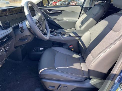 New 2025 Kia EV6 Light w/ Light LR Technology Package RWD image 12